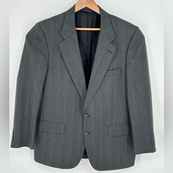 Vintage Burberry’s Jacket Mens 100% Wool Blazer Two Button Gray Pinstripe U2 - Picture 1 of 7